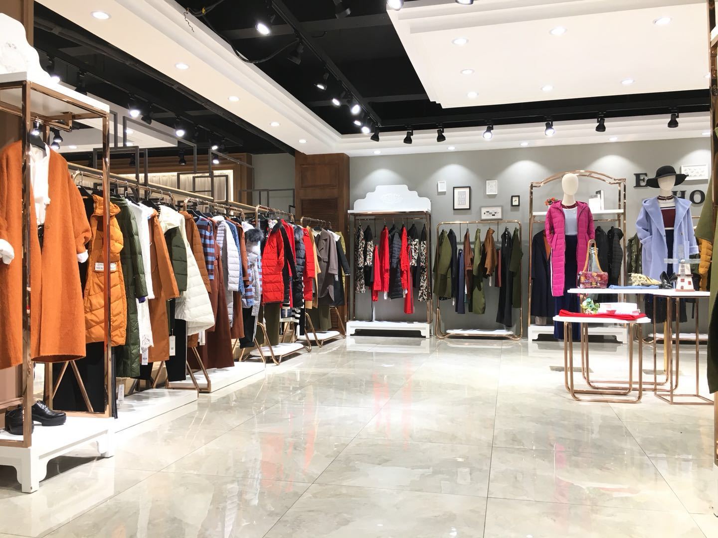 品牌折扣女裝擴張陷阱 為何多開一家店，業(yè)績反降？